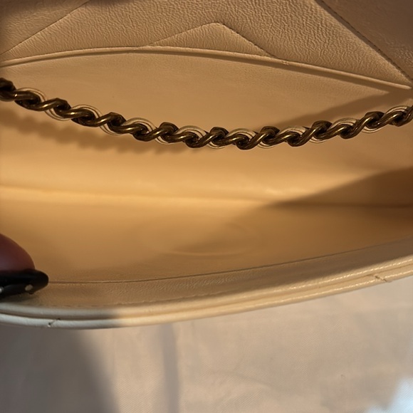 CHANEL Crossbody Caviar & Quilted Lambskin Leather Camera Case Cream - Picture 8 of 15